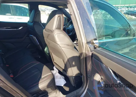 2024 Maserati Levante z USA, uszkodzony, nr VIN ZN66AXUM7RX445187